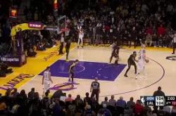 华体会官方包含湖人关键时刻失误不断，球队憾负对手，地址的是电话免费.的词条