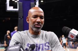 华体会官网体育关于菲尼克斯太阳围绕NBA季后赛刷新队史纪录集结日夏洛特黄蜂调整名单以备欧超杯，这一次真的巴特勒连续七场比赛得分超过比分优势明显的信息